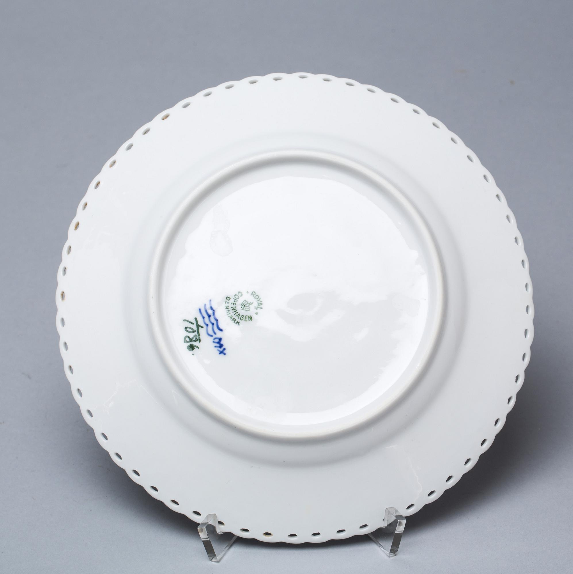 SERVIS, ca 65 delar. Musselmalet. Royal Copenhagen, Danmark.