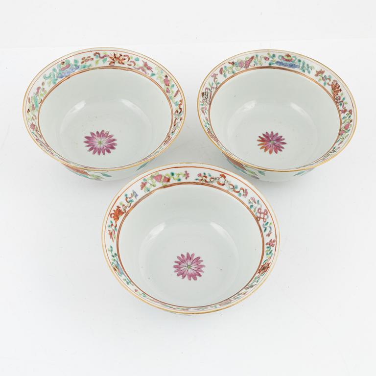 A set of three Chinese bowls, late Qing dynasty/early 20th Century.