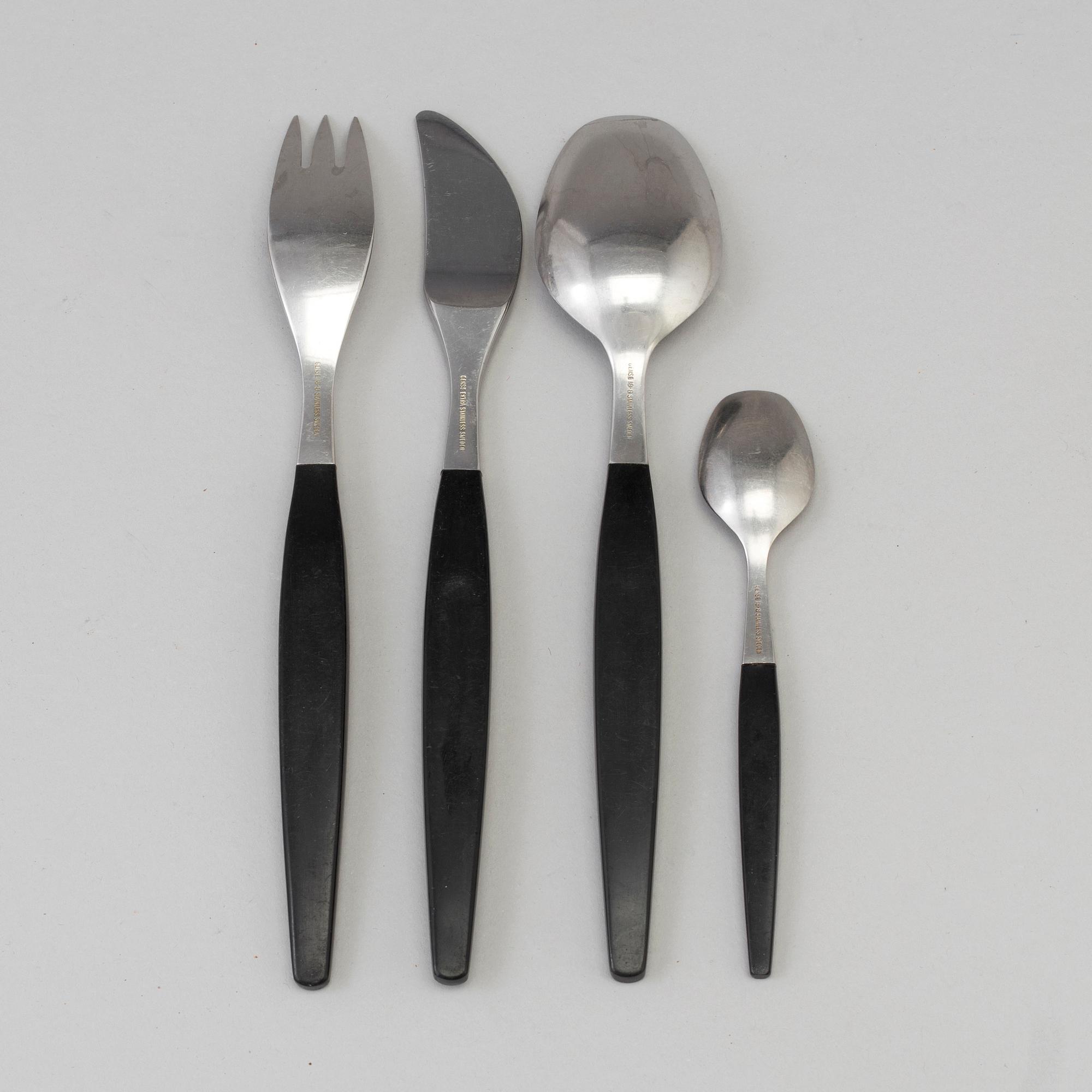 FOLKE ARSTRÖM, 37 pieces of 'Focus Delux' stainless steel and bakelite cutlery from Gense.