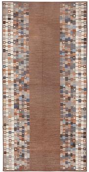 959. CARPET. Flat weave (rölakan). 659 x 318,5 cm. Possibly Linköpings Hemslöjd.