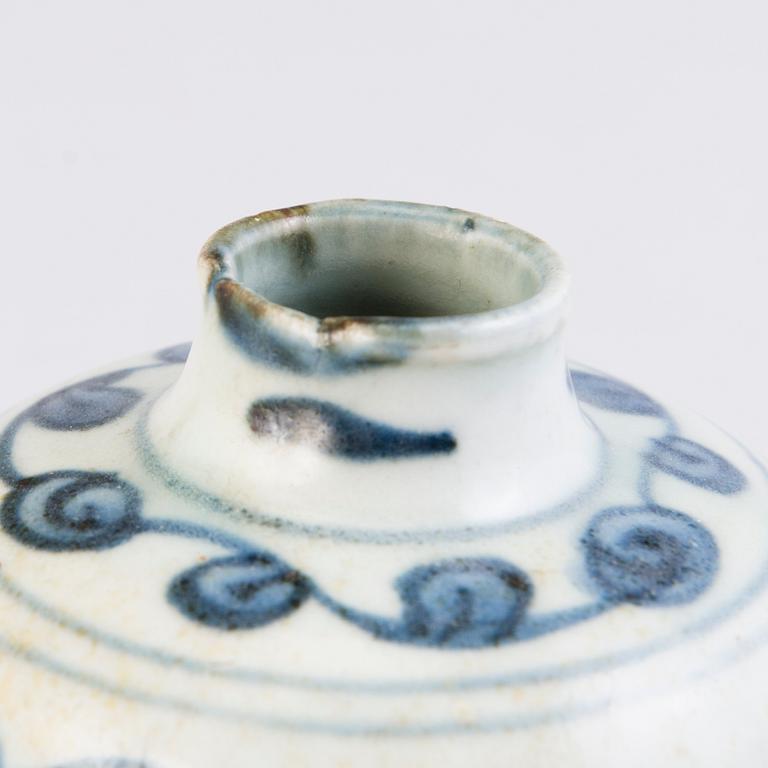 Four pieces of Chinese porcelain, two of which dated to the Ming dynasty (1364-1644).