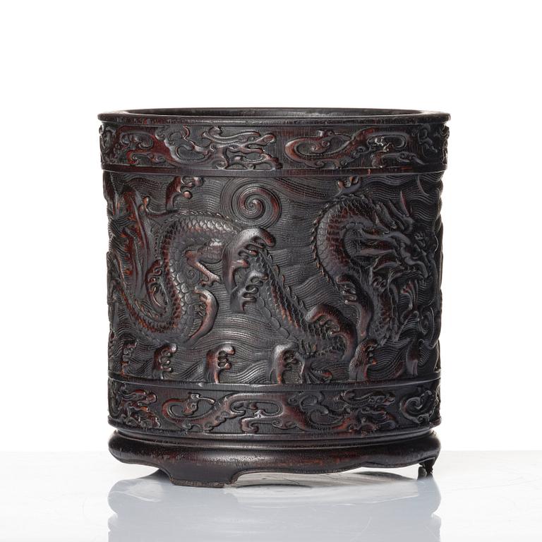 A five clawed dragon brush pot, Qing dynasty.