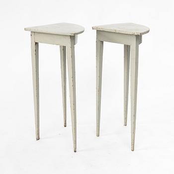 A pair of Gustavian corner tables, early 18th century.