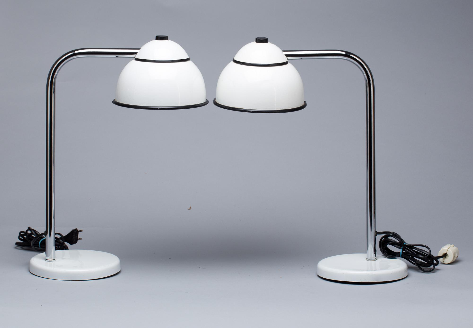 BORDSLAMPOR, ett par. Industridesign. 1900-tal.