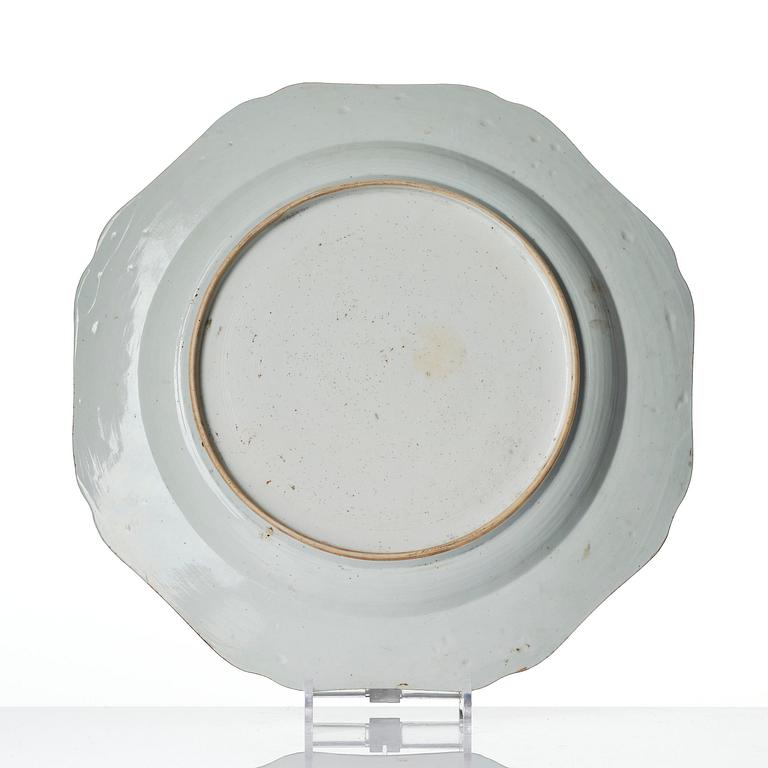 A famille rose serving dish, Qing dynasty, Qianlong (1736-95).
