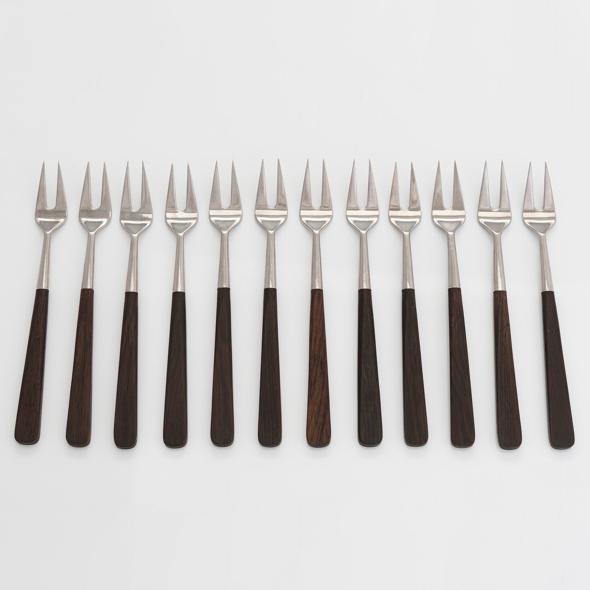Bertel Gardberg, a 74-piece 'Lion de Luxe' cutlery set, Hackman, Finland, latter half of the 20th century.
