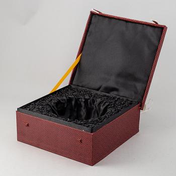 Lådor, fem stycken, tygklädda. Kina.