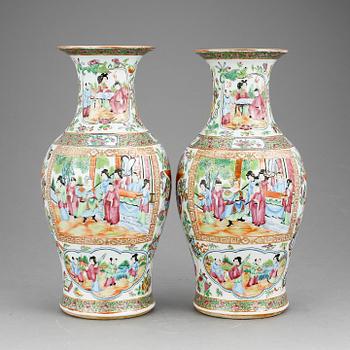 VASER, ett par, porslin, Kanton, Kina 1800-tal.