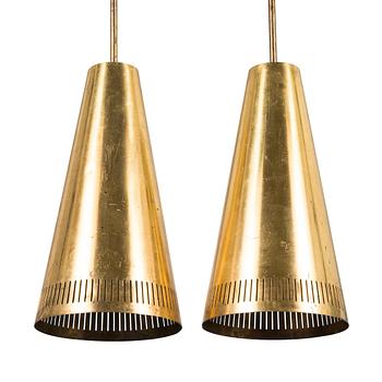 Paavo Tynell, a pair of 1953 pendant lights for Taito.