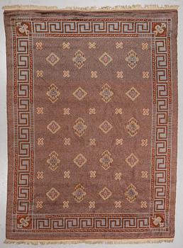 A carpet, knotted pile, ca 374-377 x 275-278 cm, possibly  Konstfliten, Sweden/Finland, around 1920-1930.