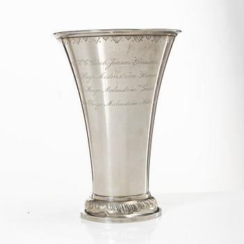 A silver beaker, CG Hallberg, Stockholm, 1911.