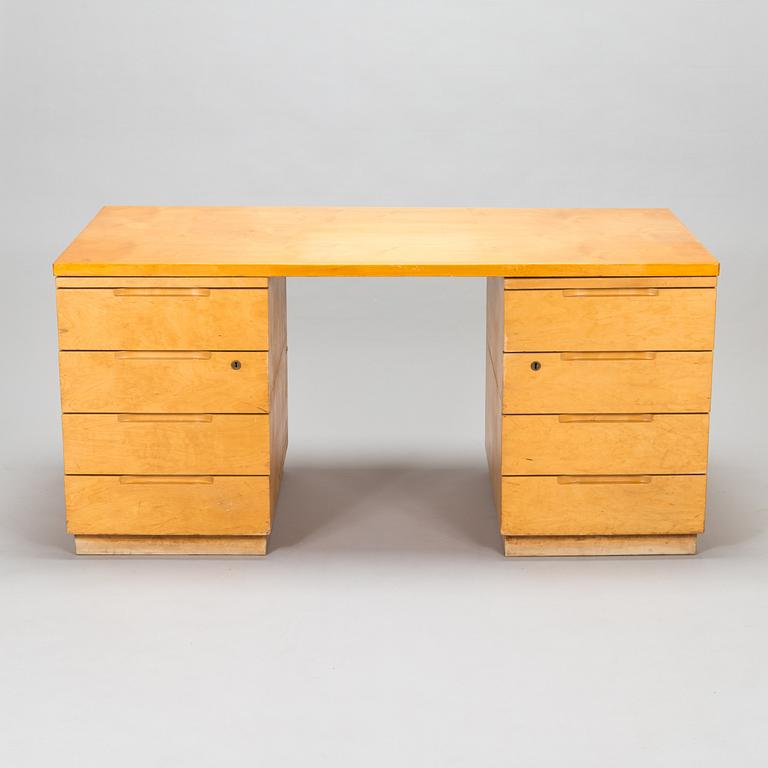 Alvar Aalto, kirjoituspöytä, malli 500, O.Y. Huonekalu-ja Rakennustyötehdas A.B. 1930/40-luku.