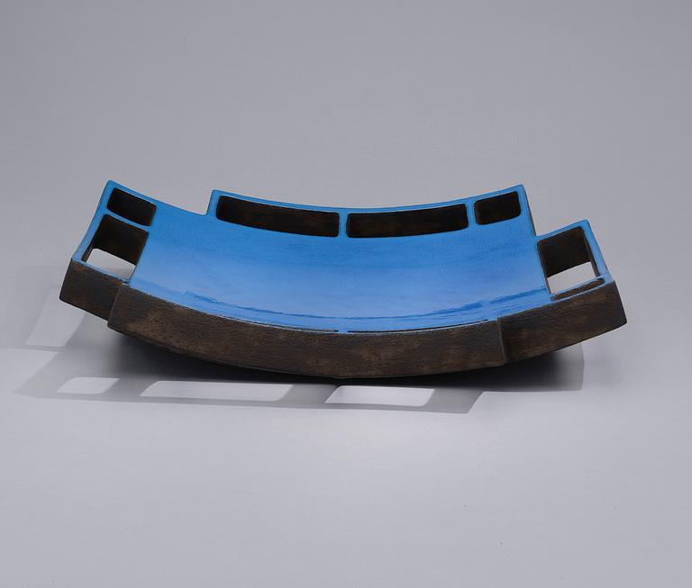 SATU SYRJÄNEN, A CERAMIC SCULPTURE, "Blue Field", signed Satu Syrjänen 2009.