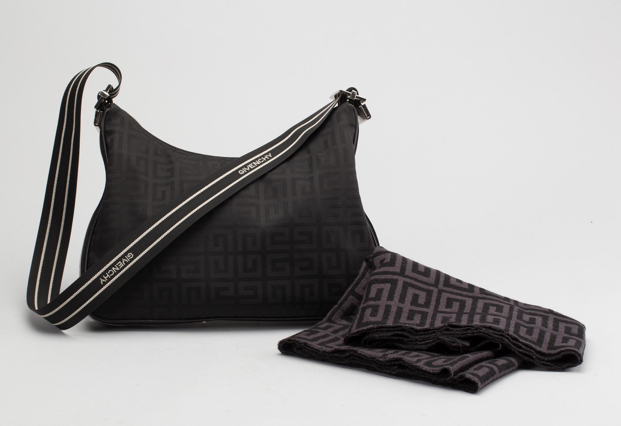 HALSDUK SAMT VÄSKA, Givenchy.