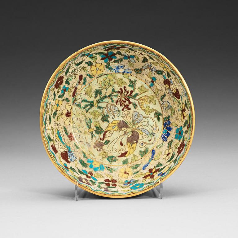 A cloisonné bowl, Qing dynasty (1644-1912).