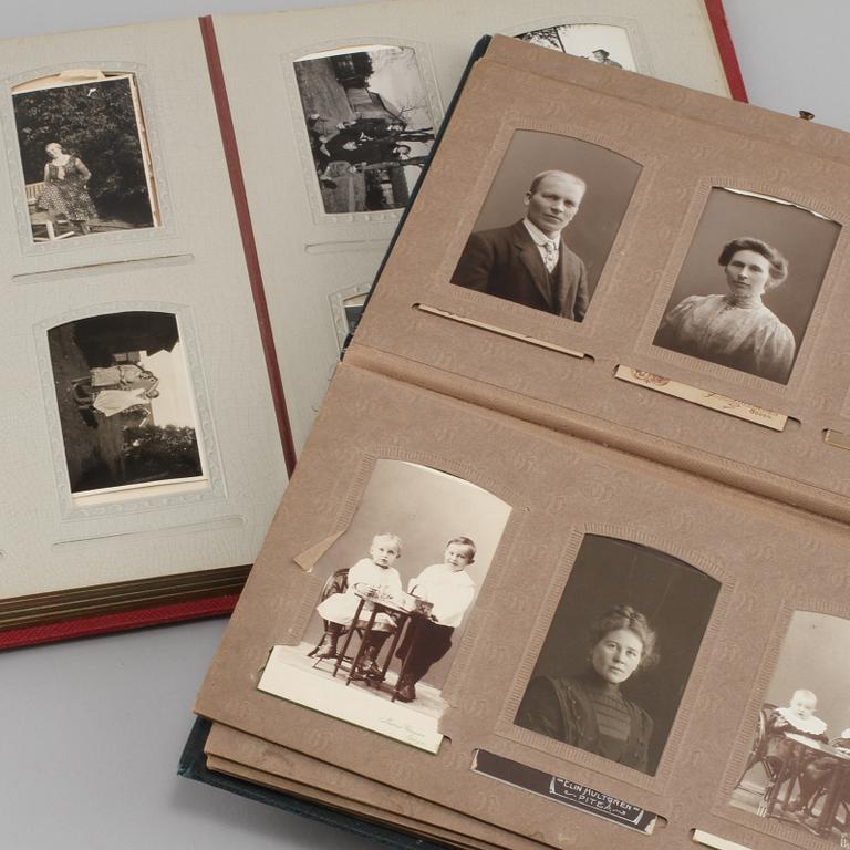 FOTOALBUM, 2 st, 1900-talets andra kvartal.