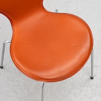 Arne Jacobsen, Set of 4 chairs, “Series 7”, Fritz Hansen, 2003.
