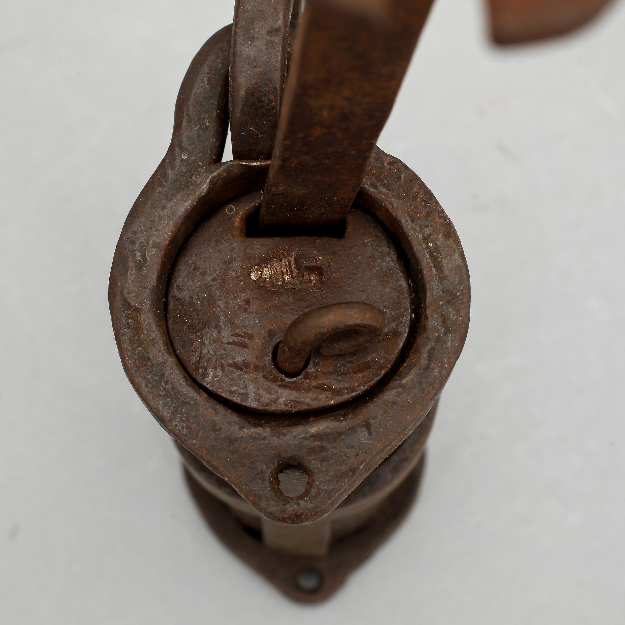 BULTLÅS, smidesjärn, 17/1800-tal.
