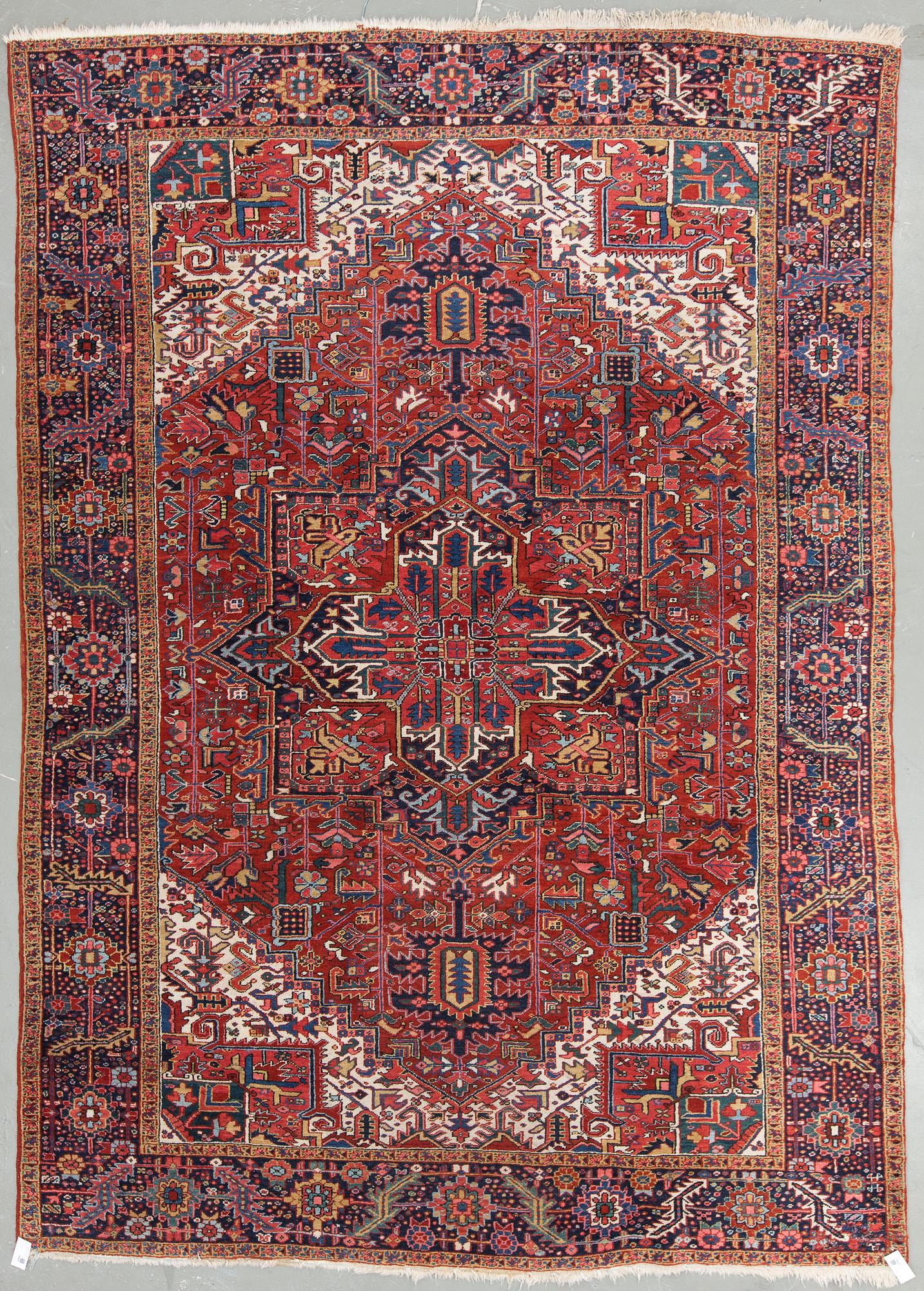 MATTA, Heriz, semiantik. Ca 360x250 cm.