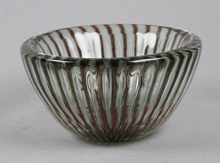 SKÅL, glas,  Edvin Öhrström, Orrefors. Ariel. Sign o numrerad 1760 E.