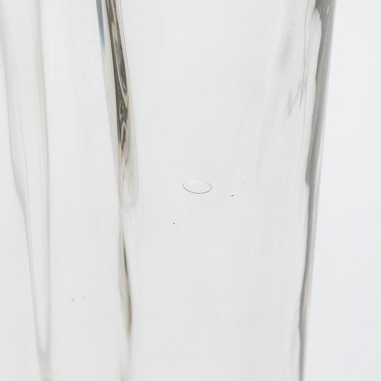 Alvar Aalto, A '9750' vase Karhula Glassworks in production 1937-1949.