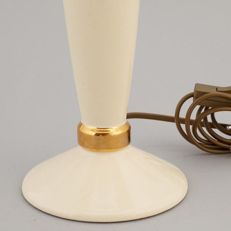 An end of the 20th Century tale light from Le Dauphin.