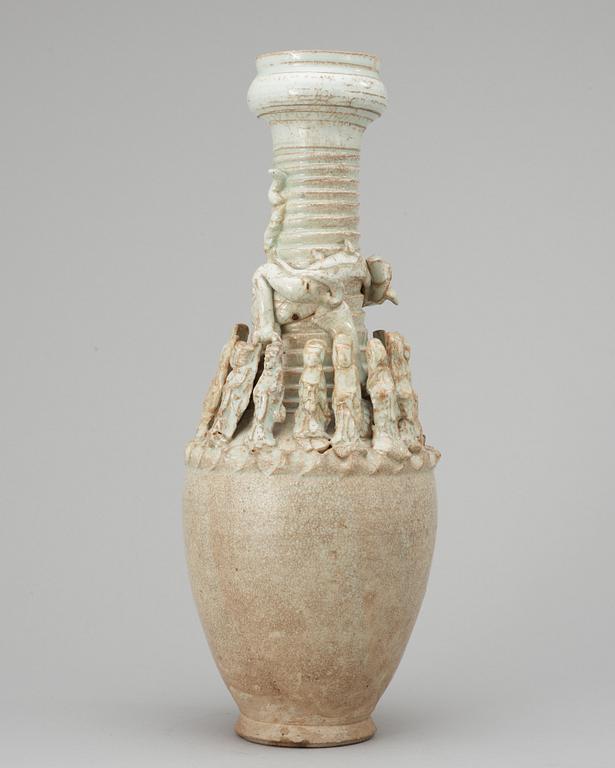 A pale green glazed vase, Yuan dynasty.