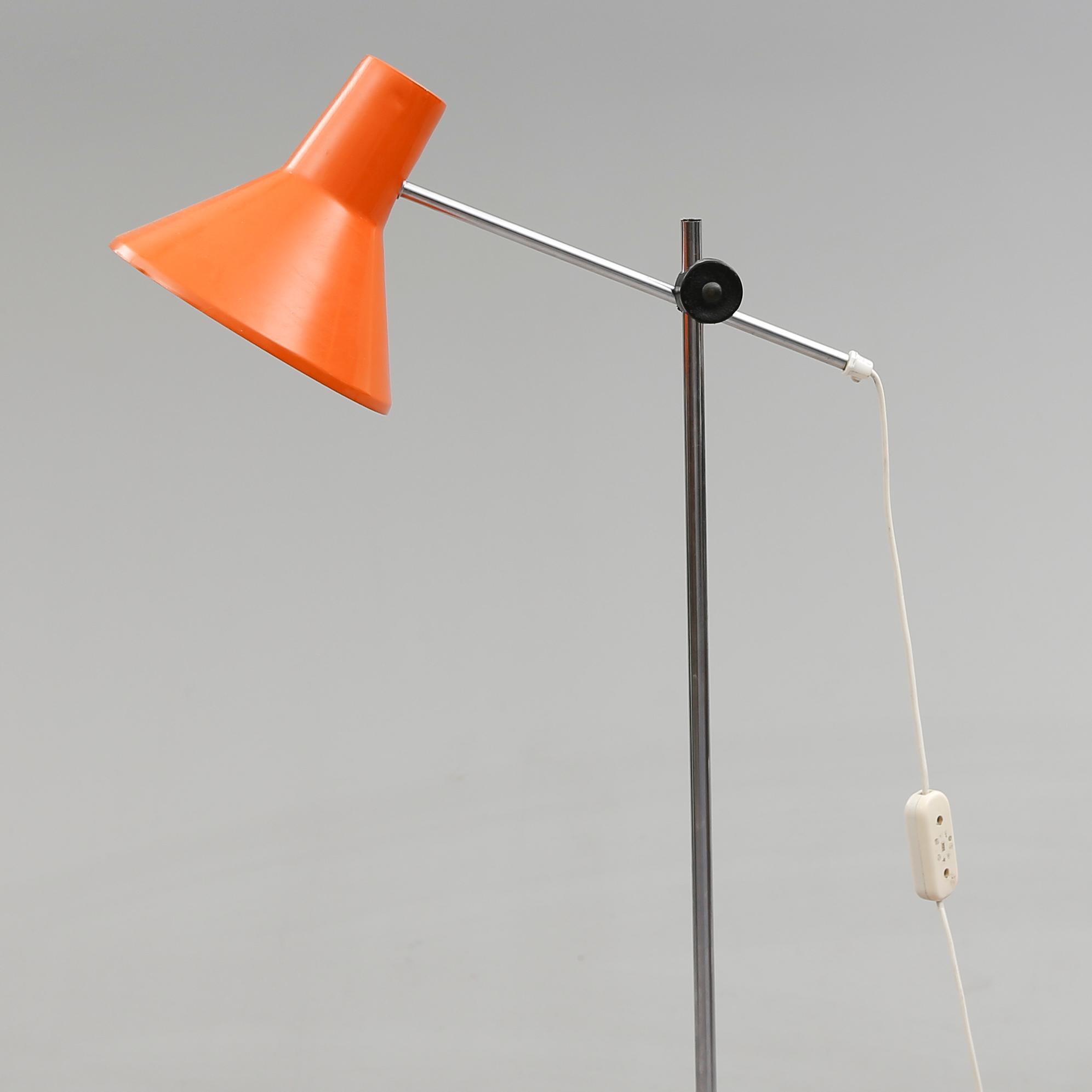 GOLVLAMPA, 1900-talets andra hälft.