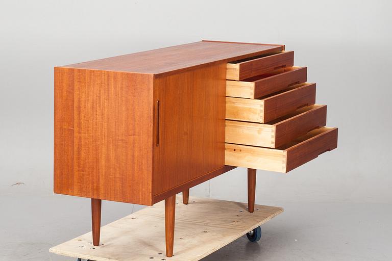 SIDEBOARD, "Lyon" Nils Jonsson, Troeds.
