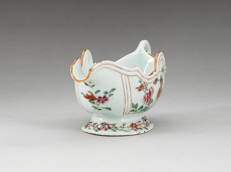 A famille rose rooster sauce boat, Qing dynasty, Qianlong (1736-95).