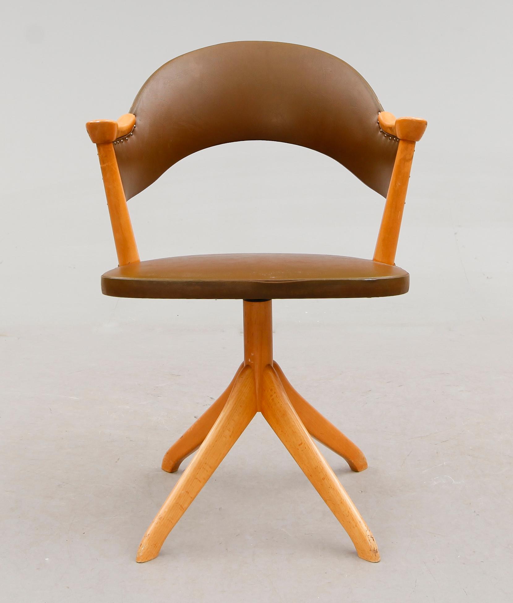 SKRIVBORDSSTOL, 1900-talets mitt.