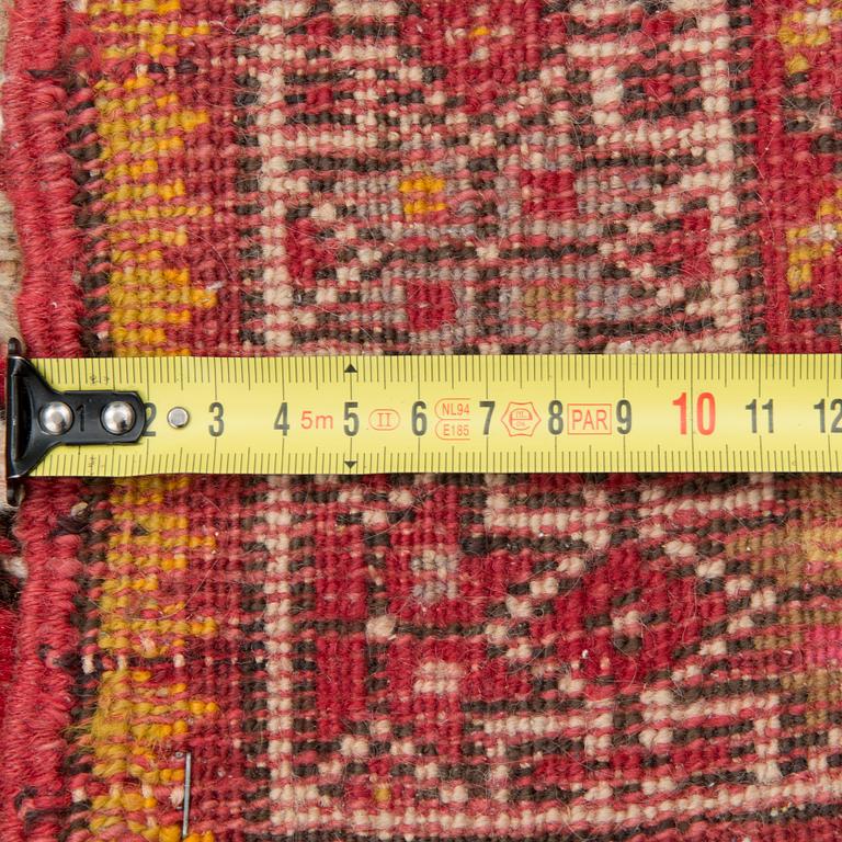 Matto, turkkilainen, 1900-luvun enismmäinen puoli, 161x106 cm.