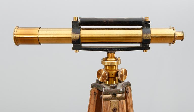 GEODETISKT INSTRUMENT, sent 1800-/tidigt 1900-tal.