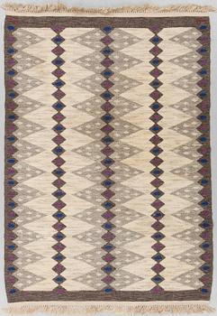 BERIT KOENIG, A CARPET, flat weave, ca 194 x 132,5 cm, signed SH BK (Svensk Hemslöjd, Berit Koenig).