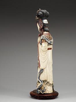 A large ivory figure of Guanyin, Qing dynasty.