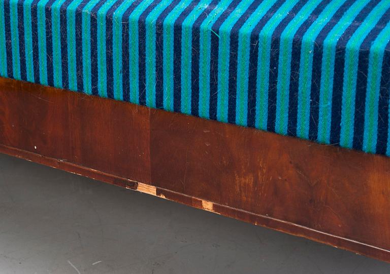 SOFFMÖBLEMANG, 6 delar, biedermeier/biedermeierstil, mahognyfanerad, Ryssland 1800-tal samt 1900-talets början.