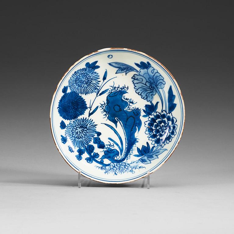 A set of eight dishes, Ming dynasty, 17th Century, with Xuande six character mark.