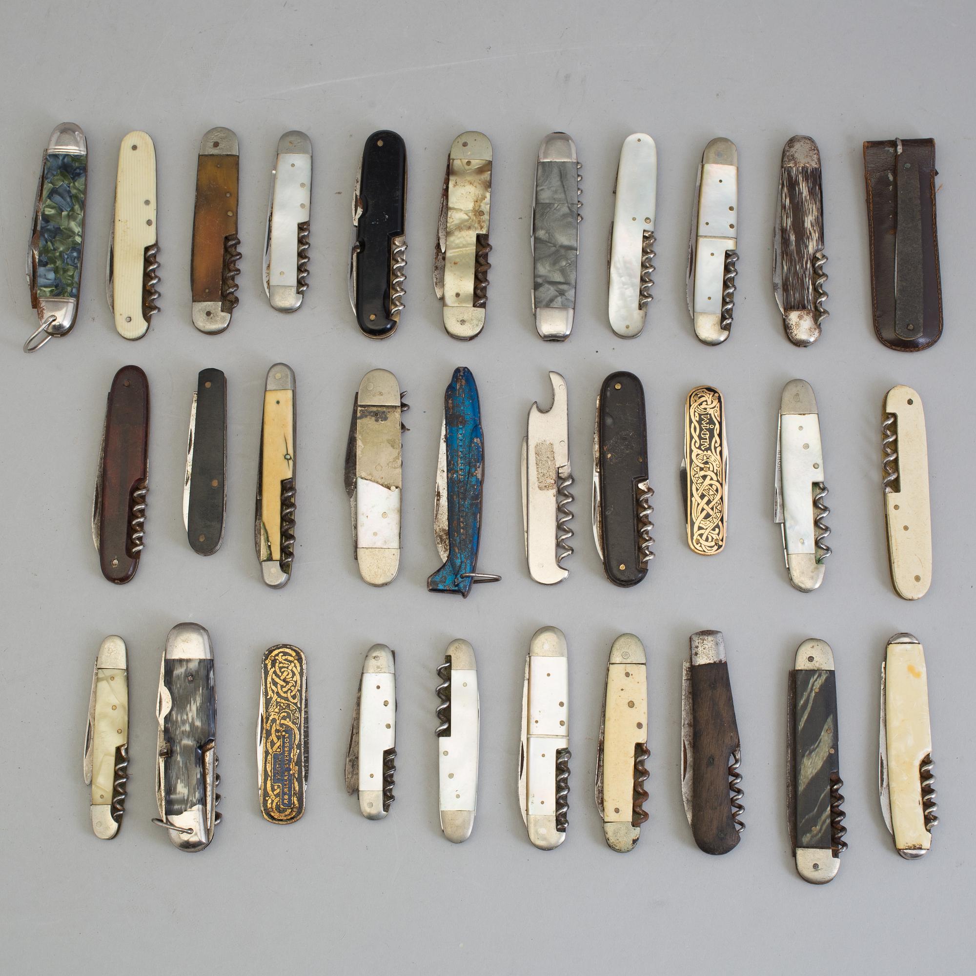 A COLLECTION OF 31 POCKET KNIVES, 19th/20th century.