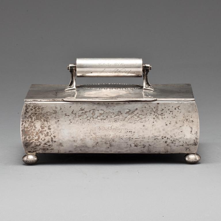 SKRIN, silver. Bl a Erlandssons silvervarufabrik, Kristianstad 1920. Tot vikt ca 1300 g.