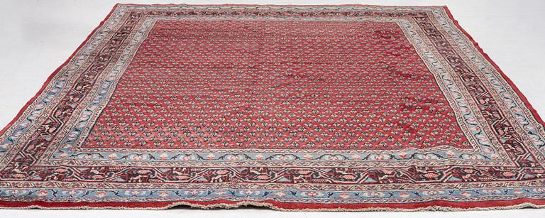 Carpet, Sarouk Mir, approx. 361 x 269 cm.