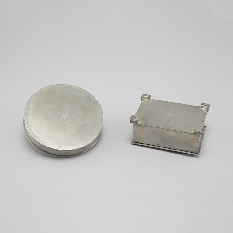 Two boxes in pewter, by GAB & Juvelerare Harald Linder i Uddevalla
för J.L. Hultman, 1933 and 1932.