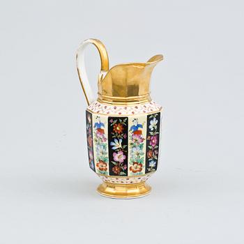 KANNA, porslin. Senempire, europa. 1800-talets andra hälft.