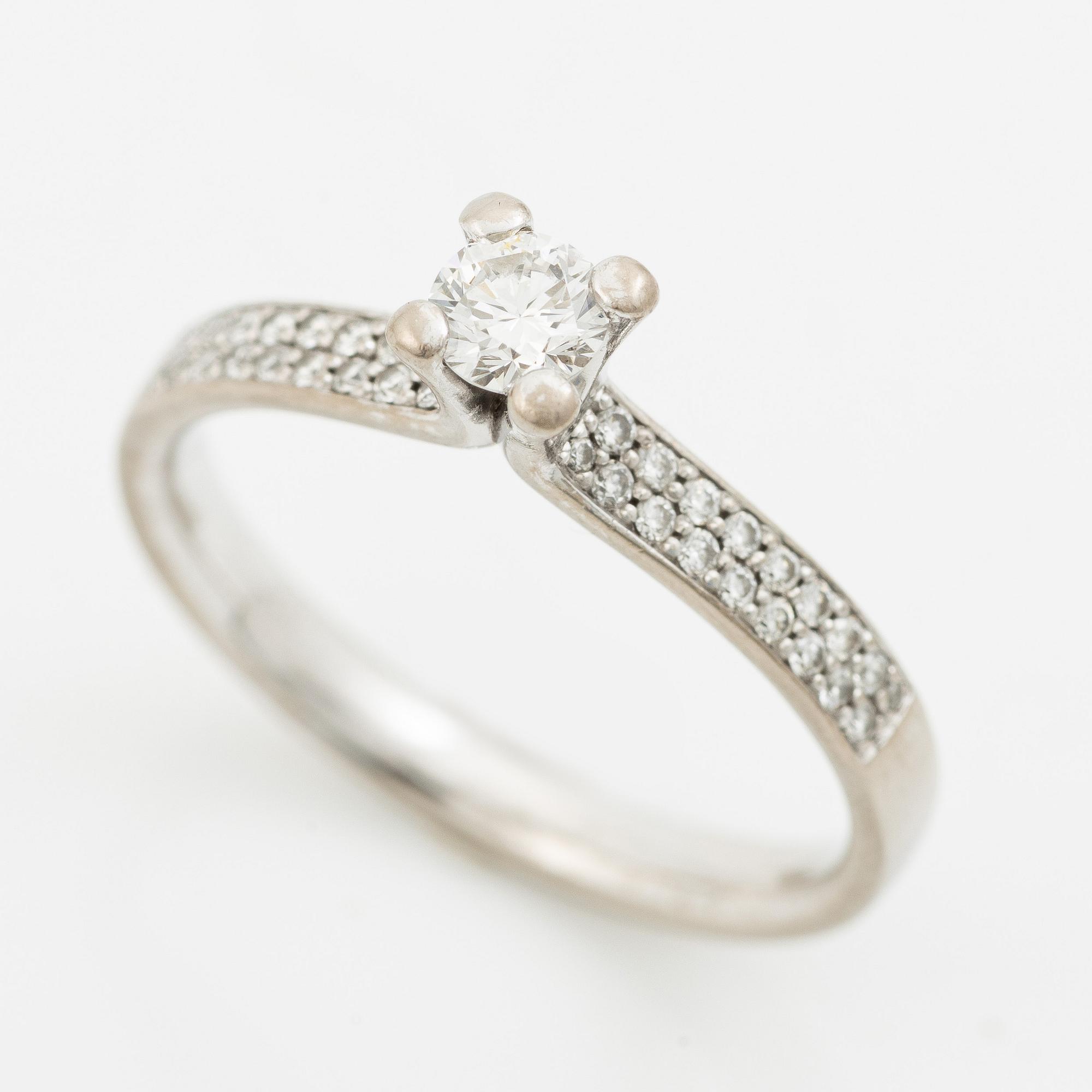 Georg Jensen, ring, "Magic", 18K white gold with brilliant-cut diamonds.