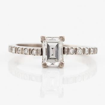Ring with baguette-cut diamond 0.78 ct.