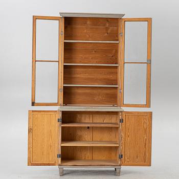 Display cabinet, 19th century.
