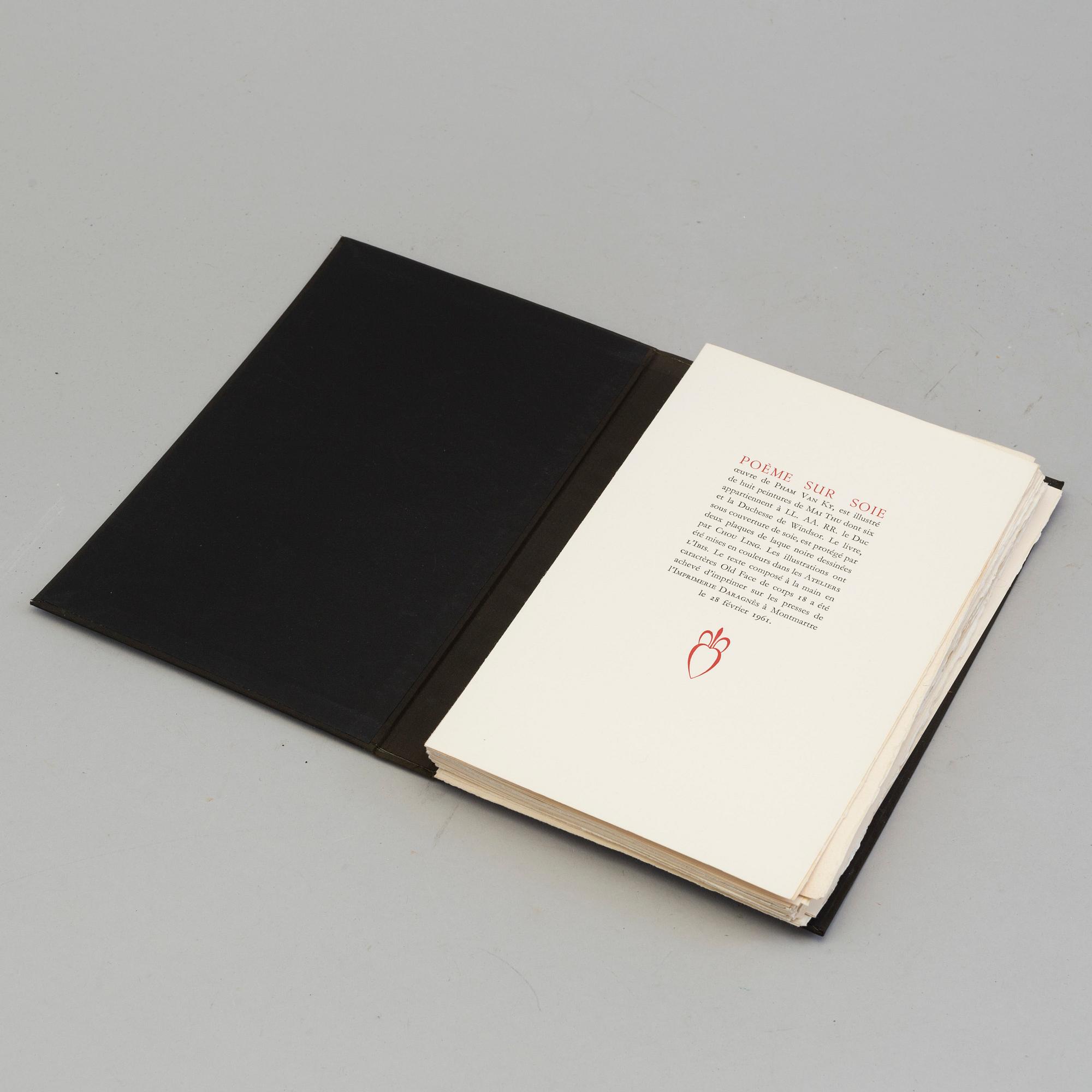 MAI TRUNG THỨ, portfolio with 8 lithographs on silk, signed and stamped by the artist,  published in 1961, 463/523.