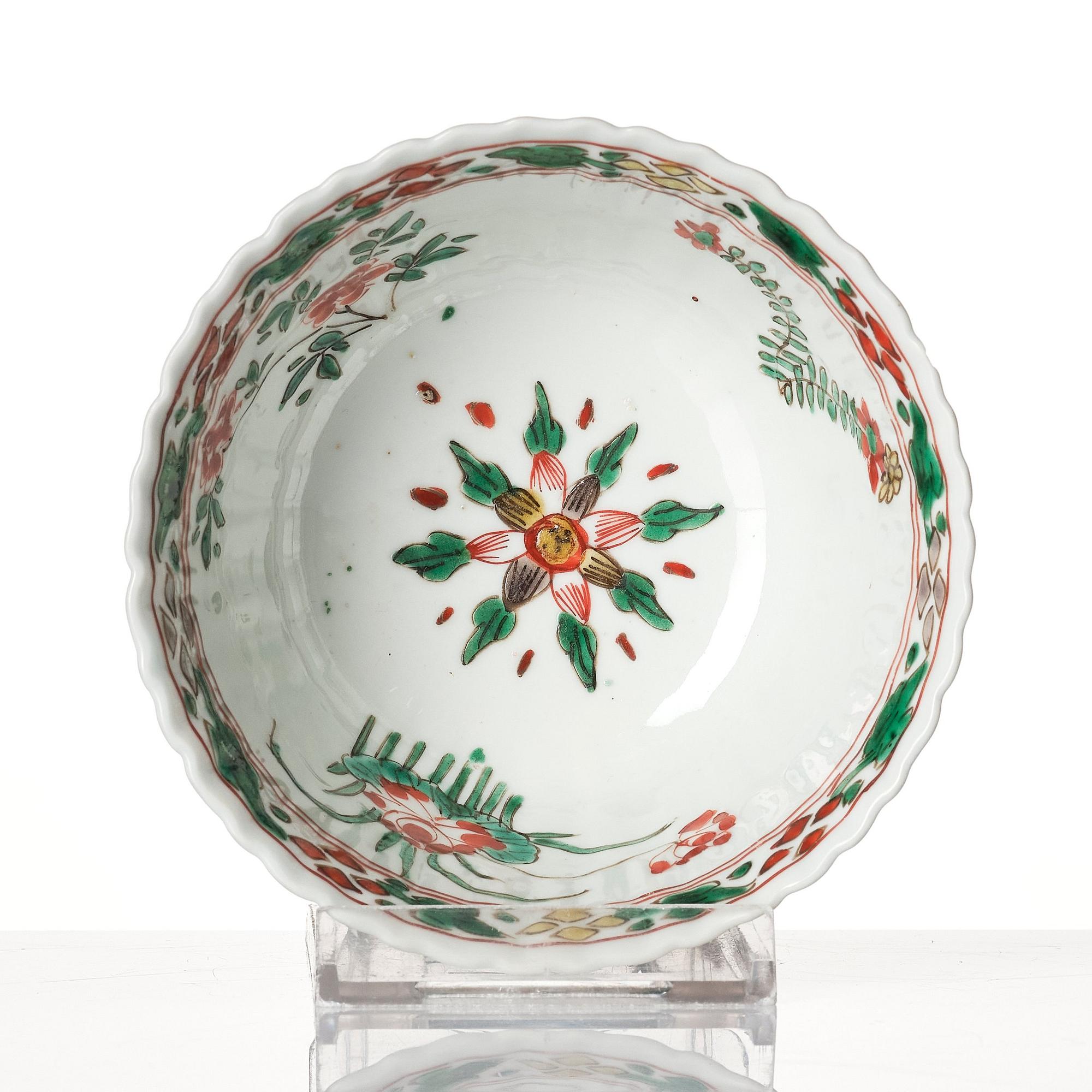 A famille verte cup, Qing dynasty, Kangxi (1662-1722).