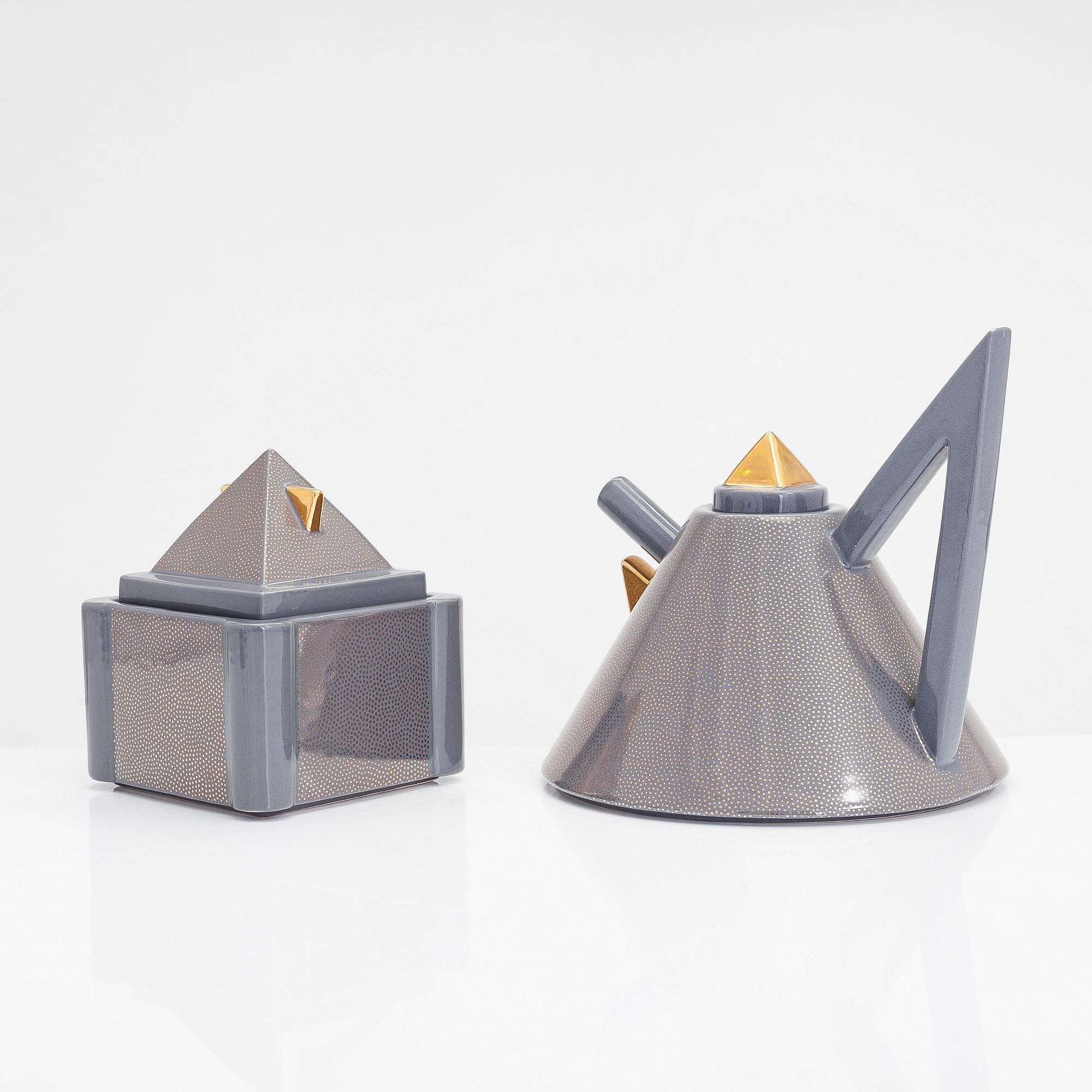 Matteo Thun, a Memphis 'Nefertiti' tea set, Bitossi, Montelupo Fiorentino, Italy 1980s.