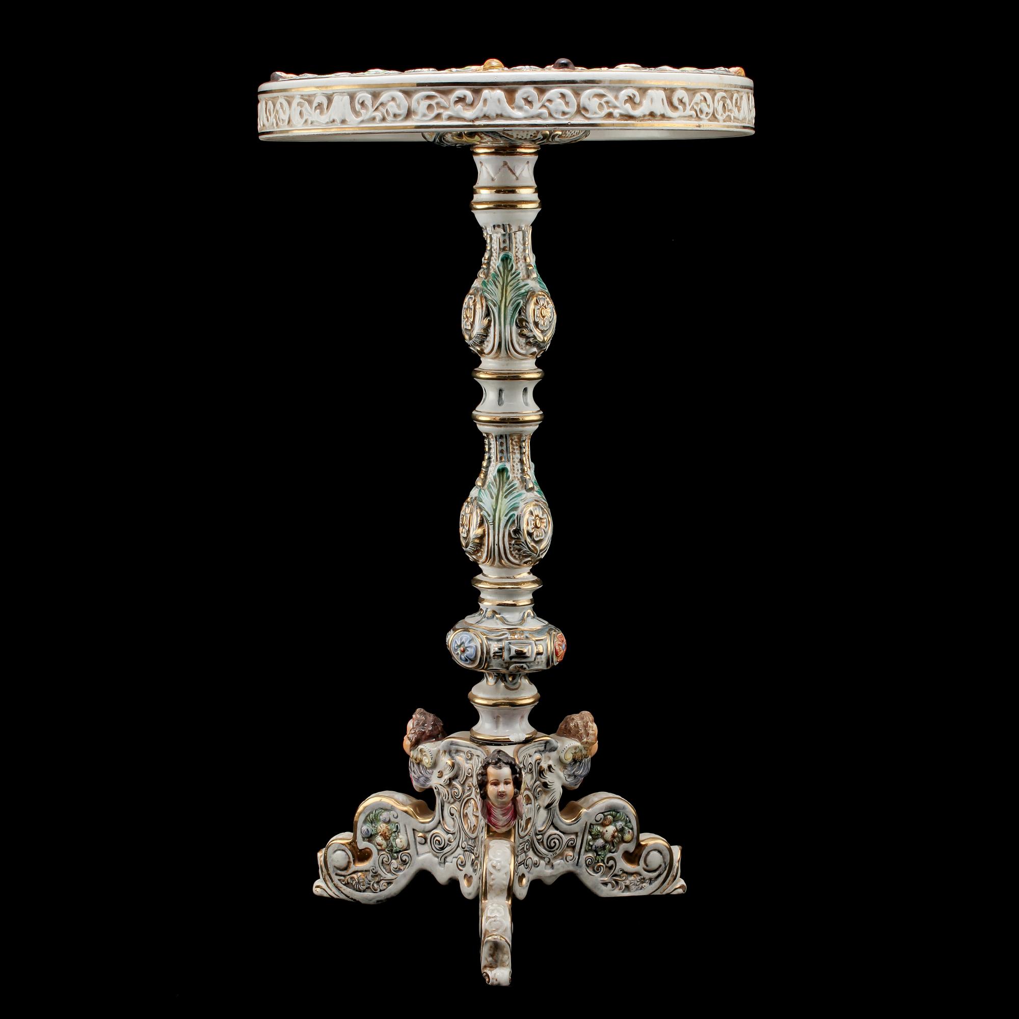 PIEDESTAL, flintgods, Capodimonte, Italien, 1900-talets andra hälft.