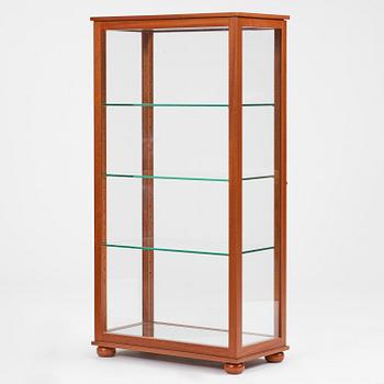 Josef Frank, a display cabinet model 649, Firma Svenskt Tenn, 2016.